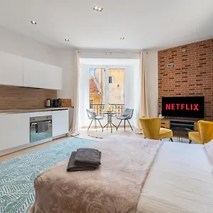 spacieux-studio-haut-plafond-proche-monaco.fr-provencehotel.com/